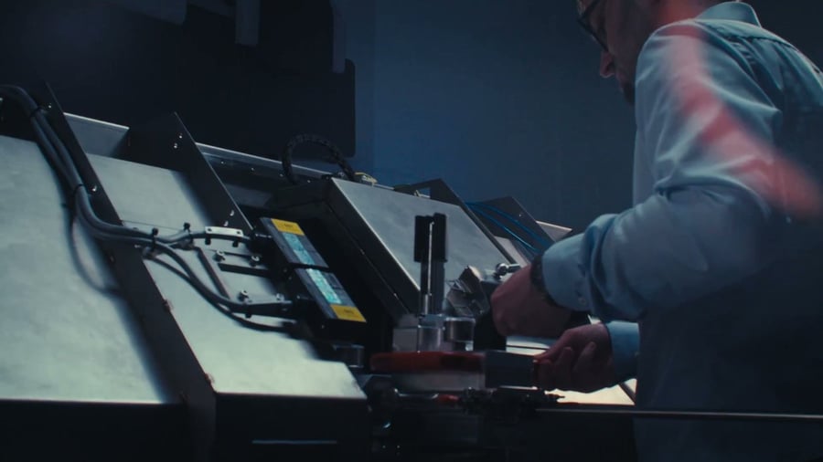 Hands-on work at the ED-1 sample stage