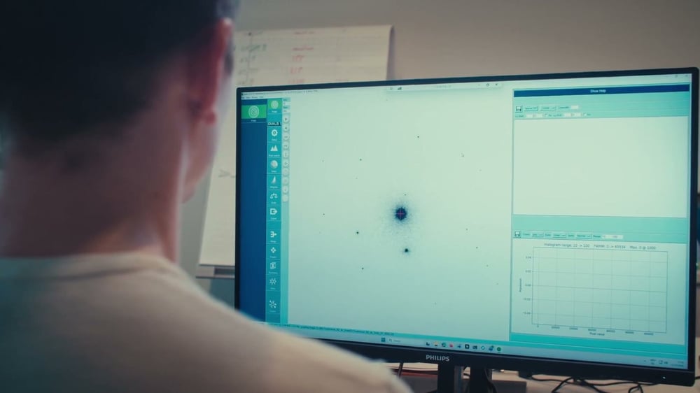Electron diffraction pattern appearing on the ED-1 control screen